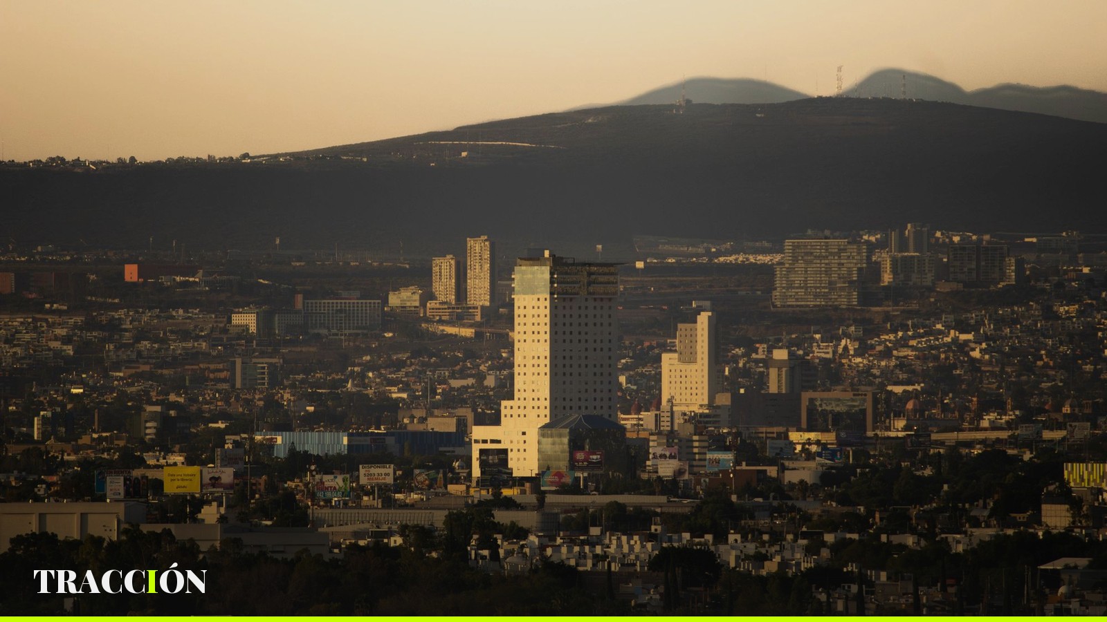Vista de la zona urbana de Santiago de Querétaro al atardecer